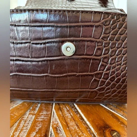 Used Zara Small Elegant Chocolate Brown Crocodile-Embossed Faux Leather Handbag - Picture 10 of 15